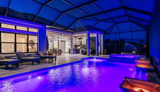 ESPLANADE GOLF/5 Star🌟LUXURY Private Home/Pool/Spa + beaches 8-10 miles!
