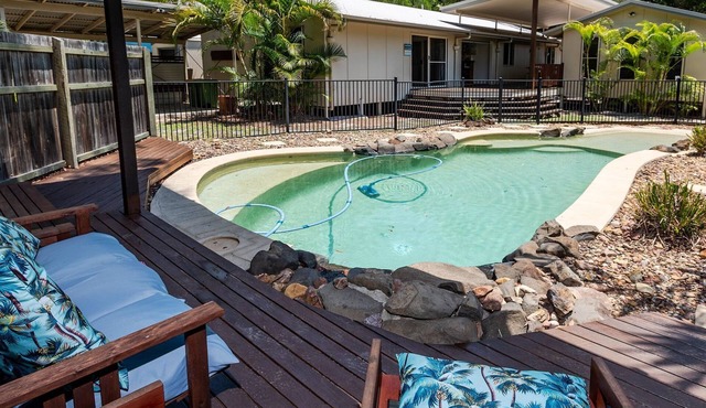 Esprit House - Rainbow Shores. Swimming pool, walk to beach.
