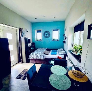 Esteban studio