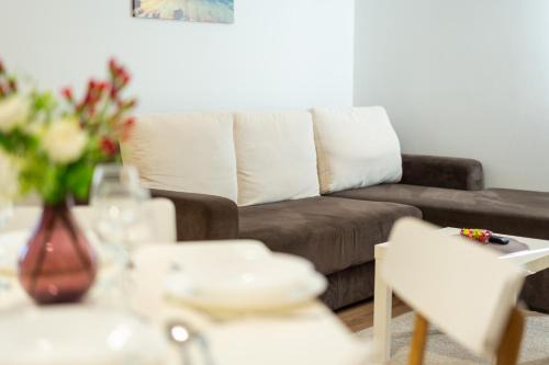 Esther Line Apartments-Near Iulius Mall, Self Check-in,Free Private Parking subject to availability