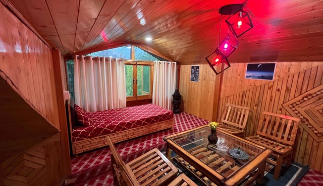 Estrella Homes - Private Cottage in Kullu Manali with Orchard