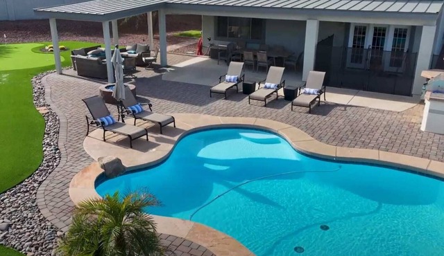 Estrella oasis, pool htr, putting green, mtn views