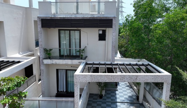 Estro Aster Villa