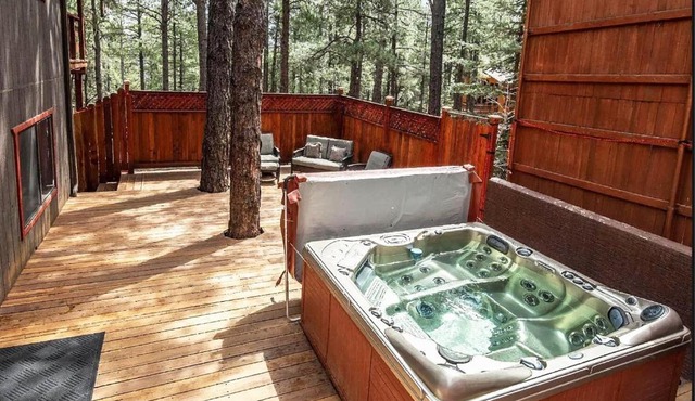 Eternal Treehouse Hot Tub Outdoor Paradise Entertainment Scenic Pine Views