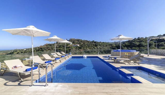 Etesians Villa, Heated Pool & Spa Whirlpool, BBQ