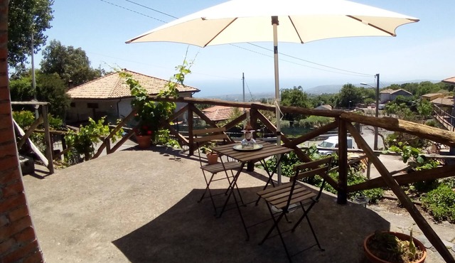 Etna Case Vacanze Eureka, Rustic Sunflower