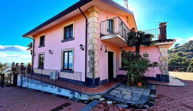 Etna panoramic villa with swimming pool