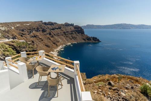 Evanthia Best View Thirassia Island Hotel