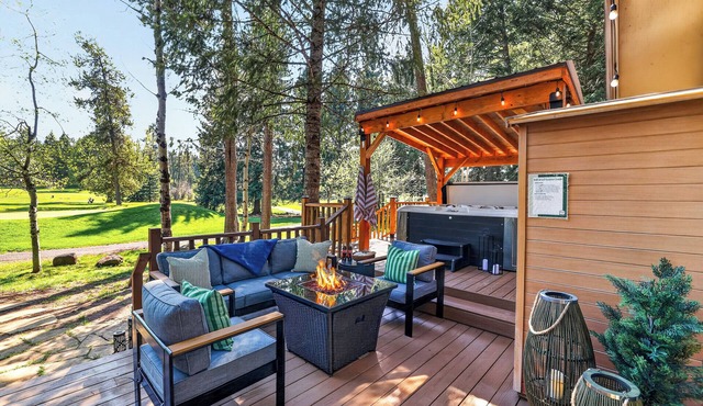 Evergreen · Golf Course! Hot Tub Sauna Firepit Pets