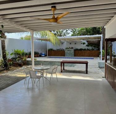 Evergreen Private Pool Villa - Cavite