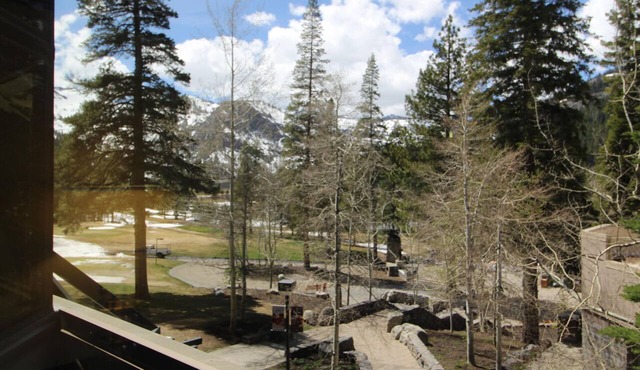 Everline Resort & Spa: Valley View 2Q Rm. Ski, skate, golf, pools, spa, tennis