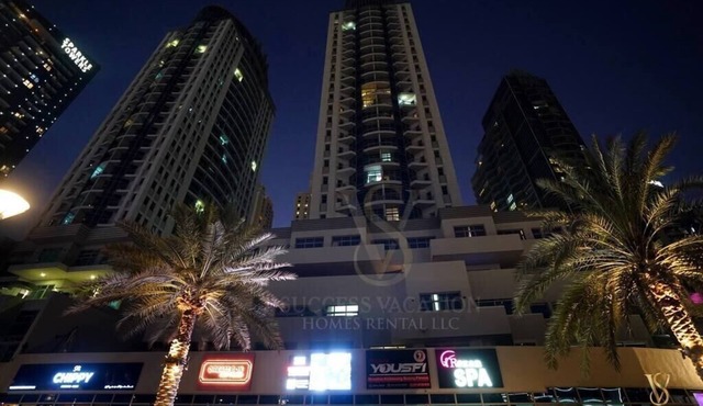 Everyday free housekeeping provided,2 bedroom apt.