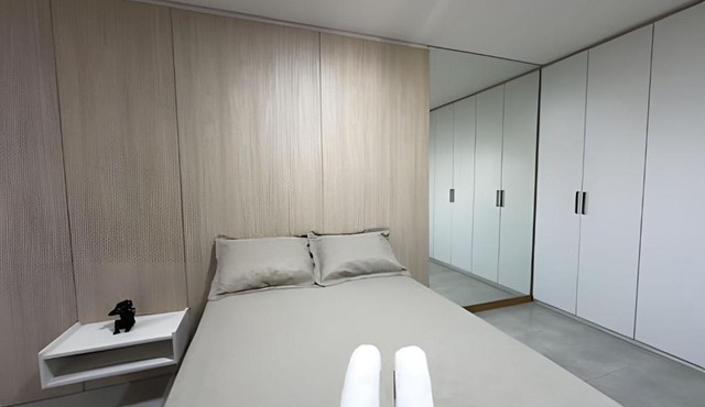 Everything Within Walking Distance - Modern Apartment