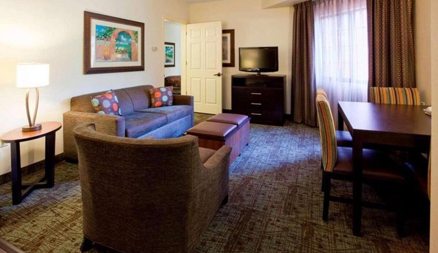 Everything You Need For The Perfect Vacation! Free Breakfast, Pets Allowed!