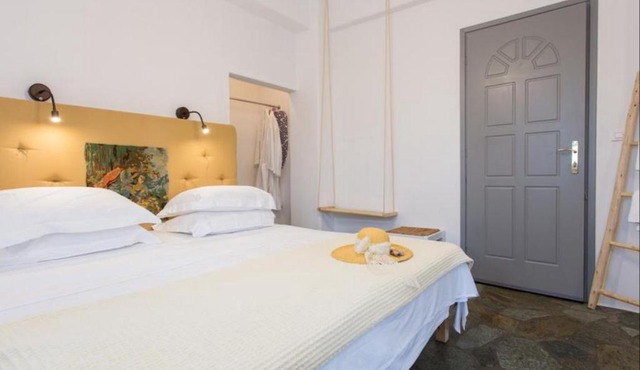 Evi Rooms