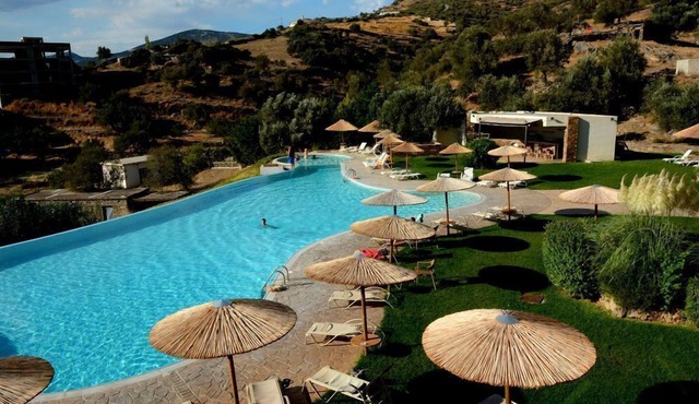 Evia Hotel & Suites