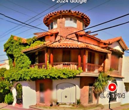Excellent Chalet one block from the sea, side view of the sea