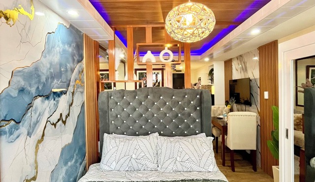 Excellent condo with AC in friendly Las Piñas neighborhood