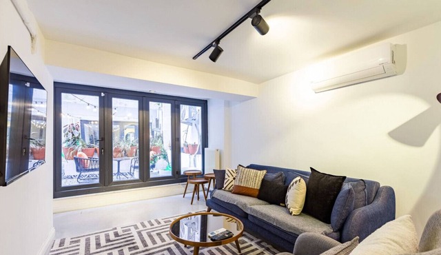 Excellent Flat with Lovely Backyard in Cihangir