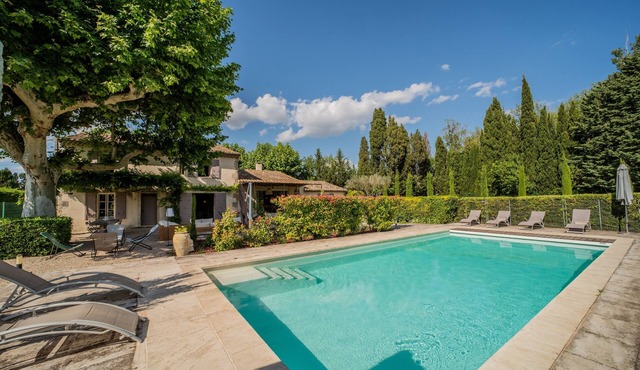 Exceptional Mas in Saint-Rémy: Heated Pool, Olive Grove & Concierge Services