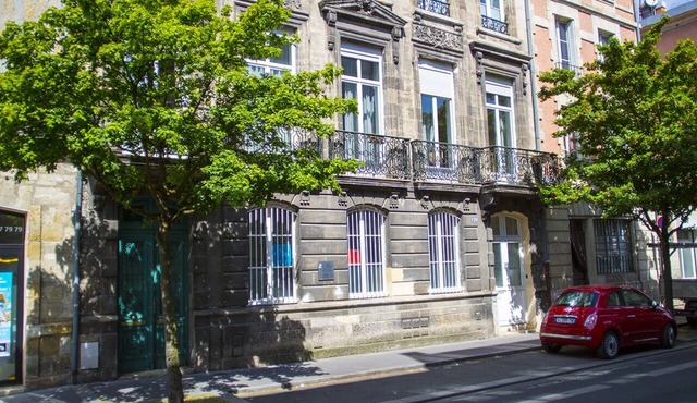 Exceptional apartment in the heart of the city center - linen and cleaning provided - tram