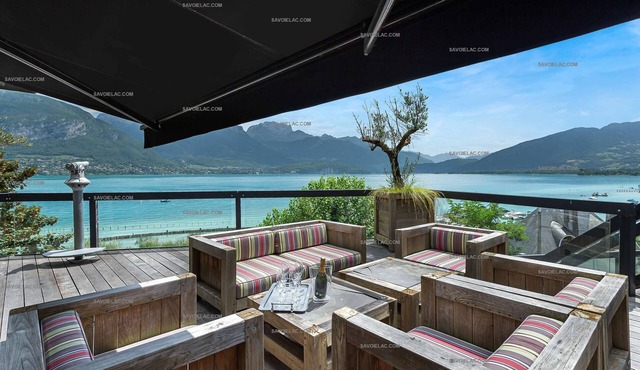 Exceptional Hollywood Villa on the Shores of Lake Annecy