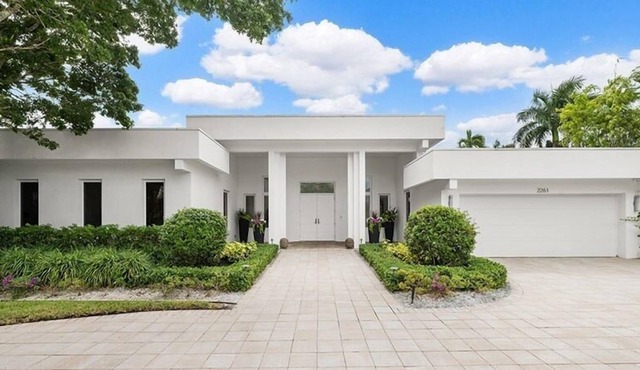 Exceptional Home on the Water close to 5th Avenue and 3rd Street! HRH2261