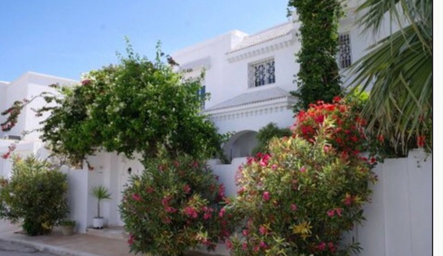 Exceptional luxury villa 400 m from the Hammamet Sud beach in a secure estate