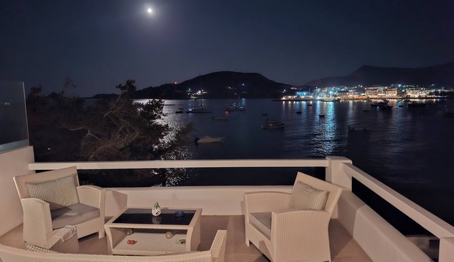 Exceptional Residence 80m2,overhelming view to sunrise and direct access to sea