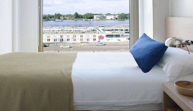 Exceptional Residence With River View Minutes To The Nieuwmarkt