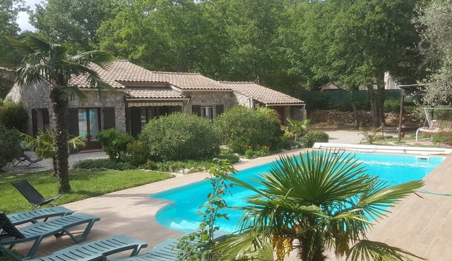 Exceptional setting for 3 * Villa with 4500m² of land