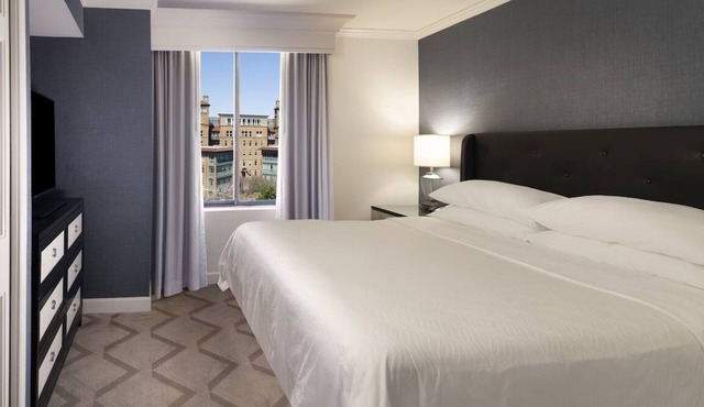 Exceptional Stays! 2 Comfortable Units, Pet-Friendly!