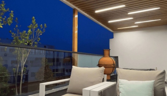 Exceptional triplex 200m2 downtown with jacuzzi and table soccer, wifi & iptv