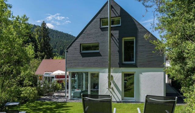 Exceptional vacation home: Sauna, fireplace & Whirlpool - playground, BBQ, Wifi, kids room