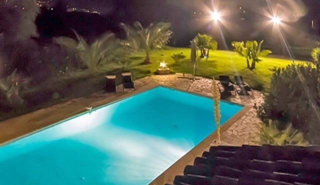 EXCEPTIONAL VILLA CANNES - SWIMMING POOL - RESIDENTIAL PARK-3200-IDEAL FOR CONGRESS, INTERNET ACCESS/WIFI