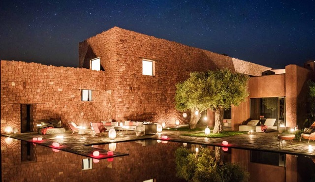 Exceptional villa with infinity pool and tennis court in Marrakech
