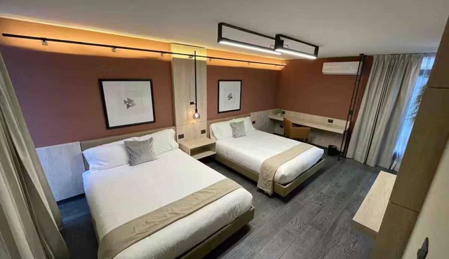 Exclusive 409 - Room 1