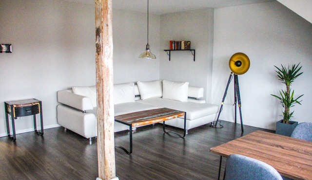 EXCLUSIVE 2 BR. Top floor apartment in a great location!