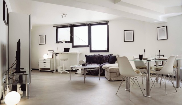 Exclusive basement studio apartment - furnished temporary living in Bochum South