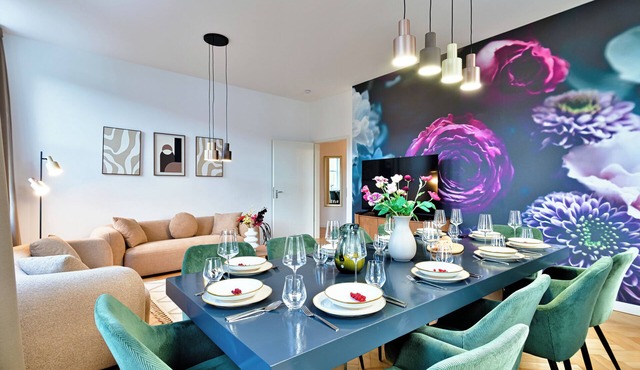 Exclusive | 6 bedrooms | 14 p | 4 bath | 250 m² | perfect for groups & families!