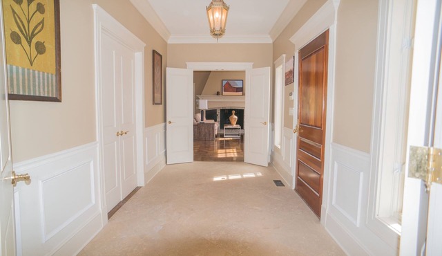 Exclusive Executive Compound only 1 Hour to NYC