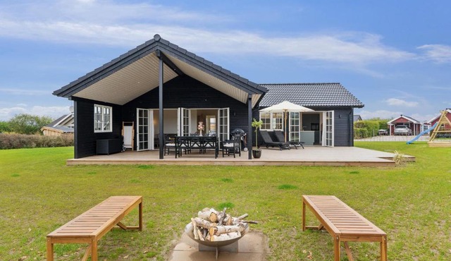 Exclusive Holiday Home From 2024 Near The Beach