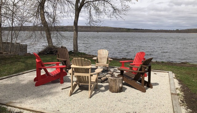 Exclusive Lakefront House on Private Lake