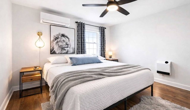 Exclusive Louisville king suite near bourbon trail