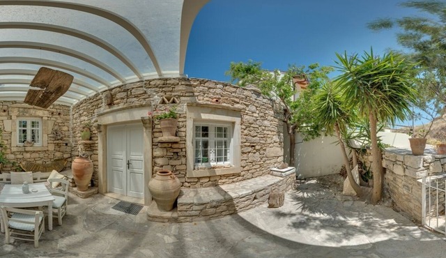 Exclusive natural stone holiday villa, comfort, luxury and tradition, private pool