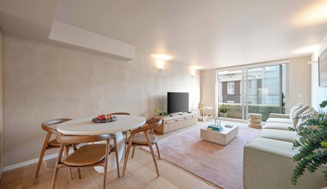 Exclusive Pacific Building Apt with Ocean Views