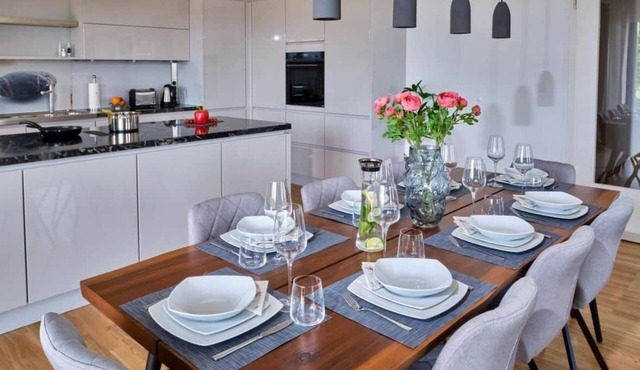 Exclusive panoramic vacation apartment for up to 6 people in Ba