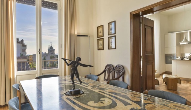 Exclusive Penthouse 4 BR 3 BTH w/View: published on Vogue!