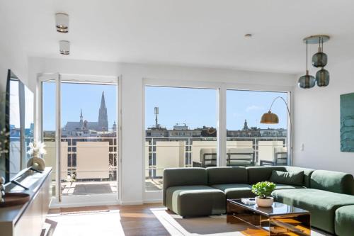 Exclusive penthouse - loft with private parking overlooking cologne cathedral
