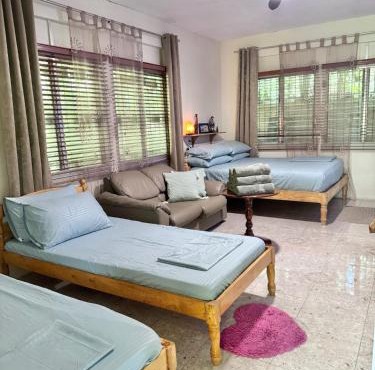 Exclusive Private Farmhouse Surrounded by Nature minutes away from Beaches,Springs, Hiking & Islands